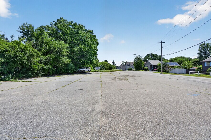 More Photos Of 88 Oak St, Methuen Restaurant For Sale