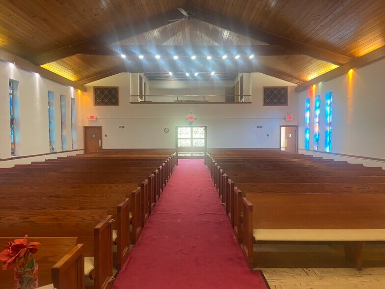 More Photos Of 1570 Chambers Rd, Dellwood Religious Facility For Lease