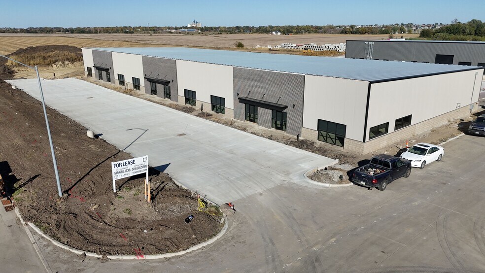 More Photos Of 2151 Shilow Rose Pkwy SW, Bondurant Warehouse For Lease