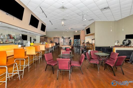 More Photos Of 1010 Heathland Dr NW, Huntsville Freestanding For Sale