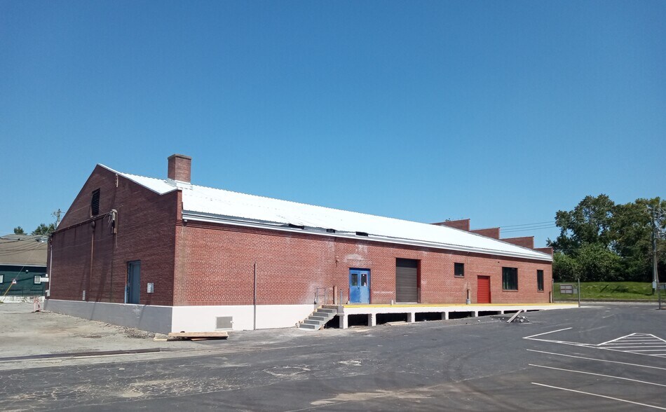 More Photos Of 311 Stiles Ave, Savannah Unknown For Lease