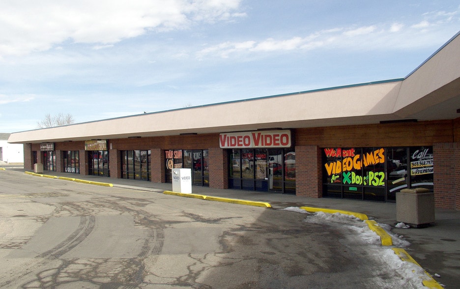 More Photos Of 1704-1756 S Chambers Rd, Aurora Storefront For Lease