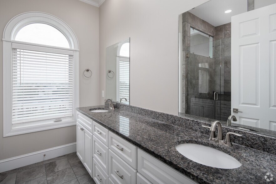 More Photos Of 820 N Thompson Ln, Murfreesboro Apartments For Sale