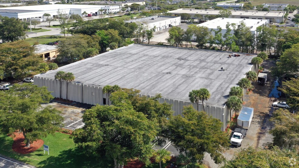 More Photos Of 3851 NW 126th Ave, Coral Springs Warehouse For Lease