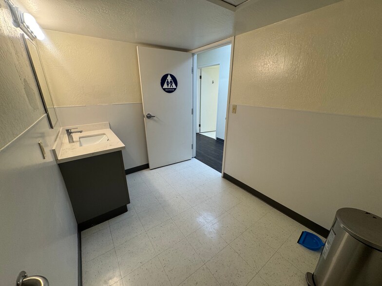More Photos Of 2089 Vale Rd, San Pablo Office For Sale