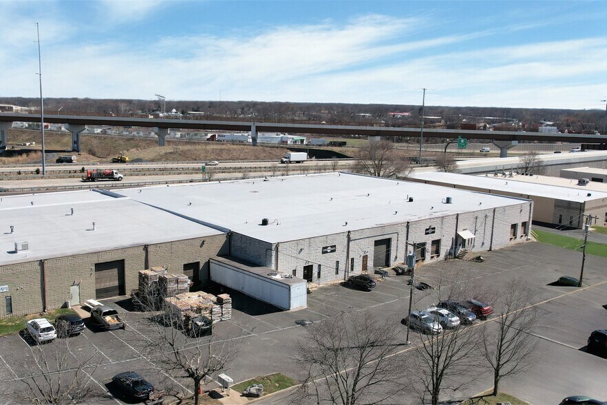Primary Photo Of 3950 Nebraska St, Levittown Warehouse For Lease