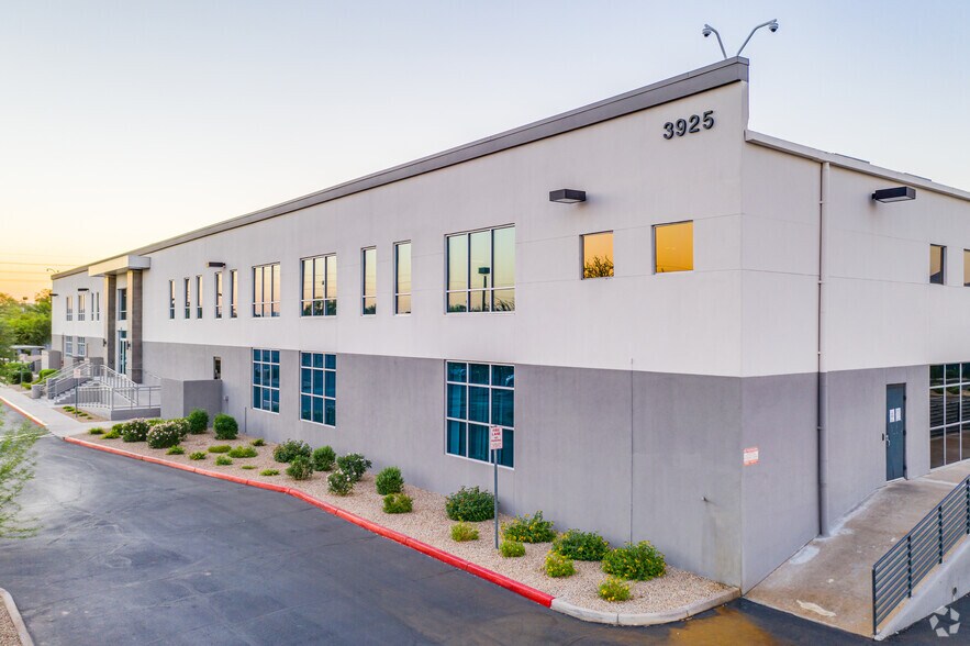 More Photos Of 3925 E Broadway Rd, Phoenix Office For Lease
