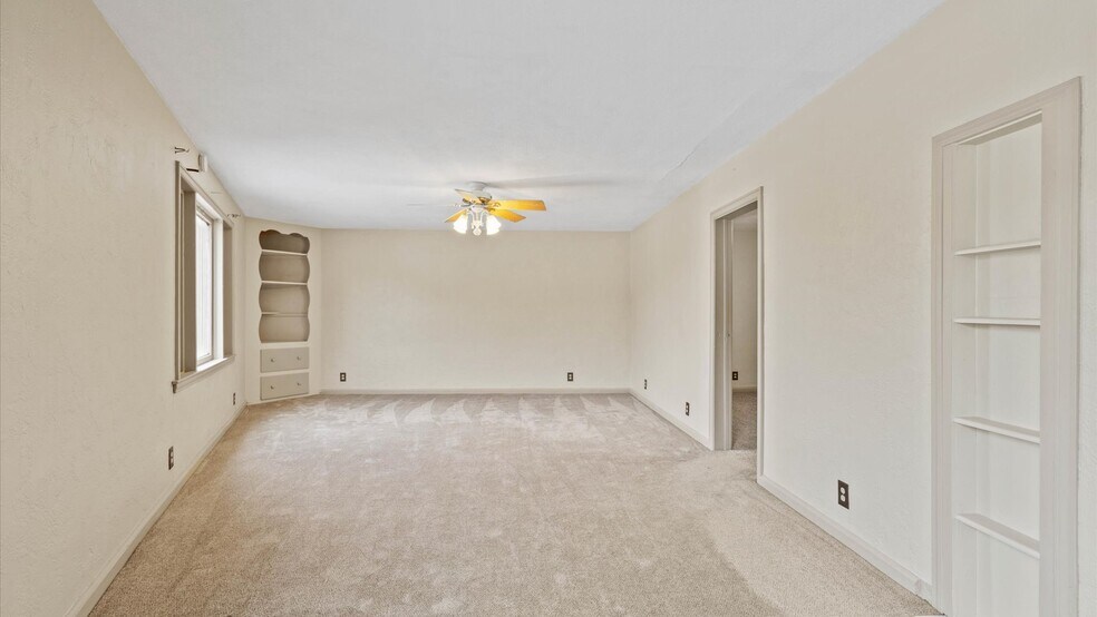 More Photos Of 13101-13109 E Blue Pky, Kansas City Freestanding For Sale
