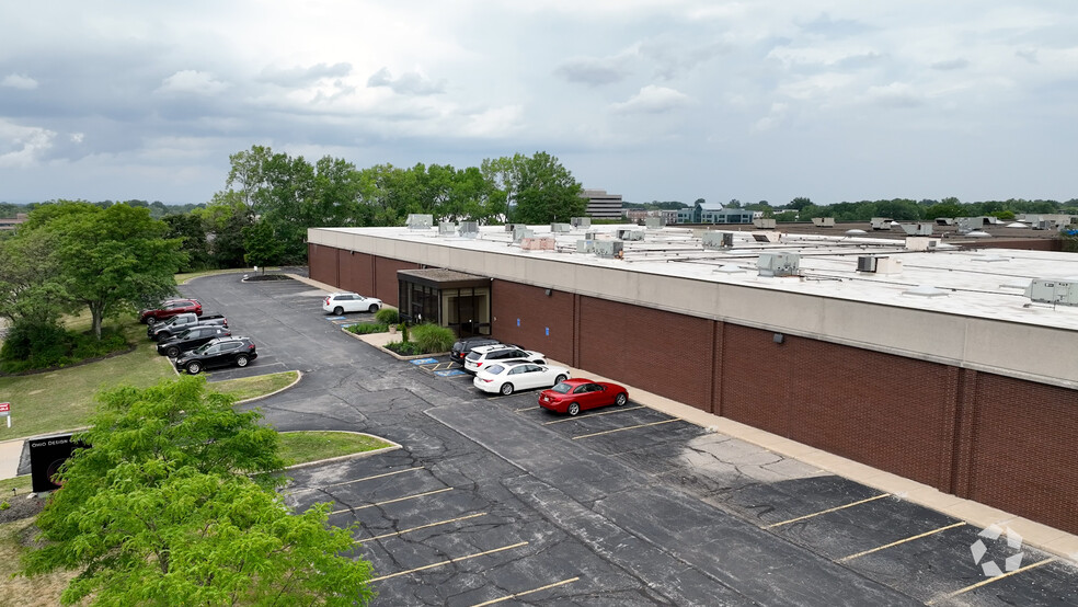 Primary Photo Of 23533 Mercantile Rd, Beachwood Showroom For Lease