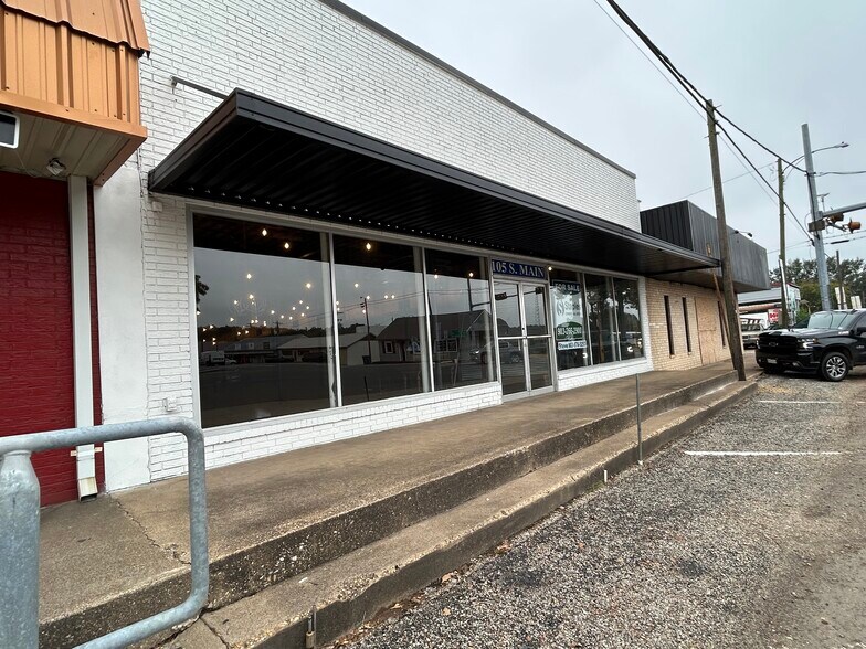 More Photos Of 105 S Main St, Quitman Storefront Retail Office For Sale