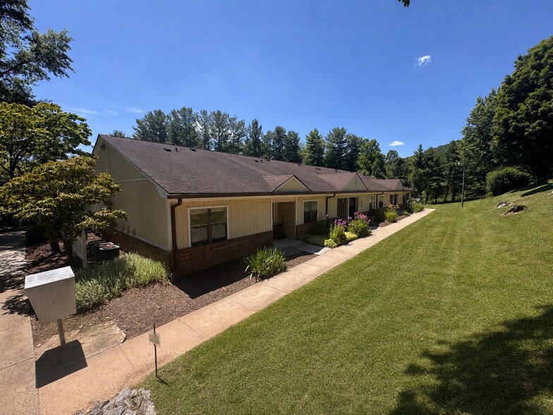 Primary Photo Of 299 Independence Rd, Sparta Apartments For Sale