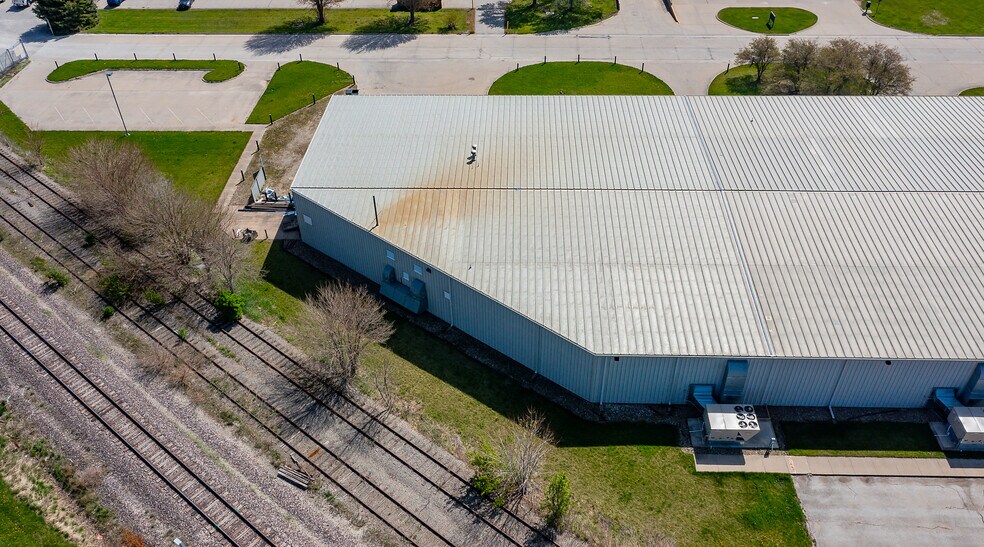 More Photos Of 107 Industrial Park Rd, Story City Warehouse For Sale