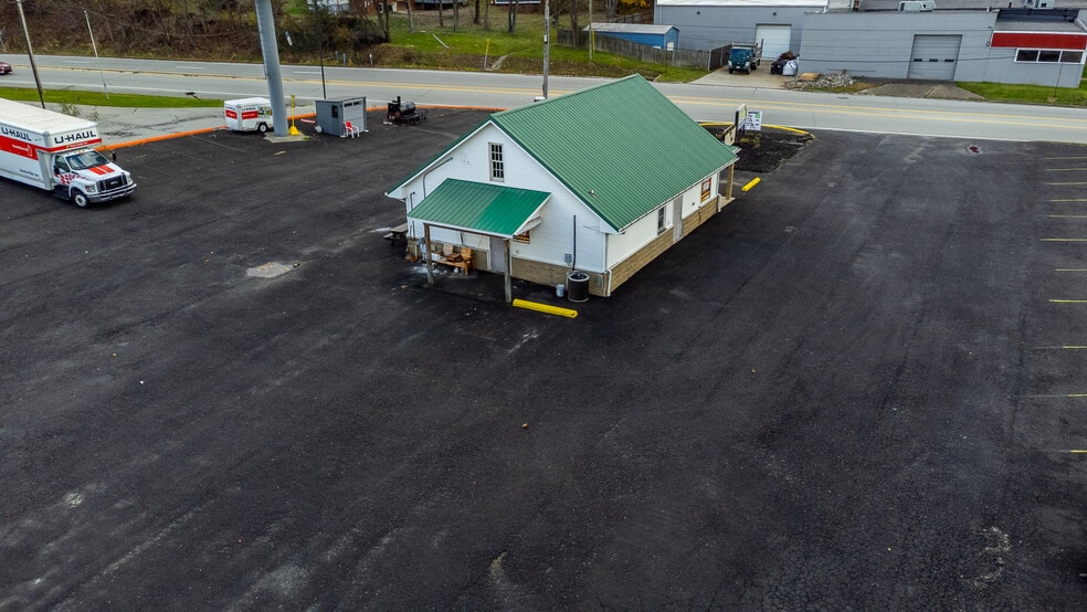 More Photos Of 702 Industrial Blvd, Latrobe Freestanding For Sale