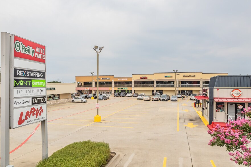 Primary Photo Of 4021 Belt Line Rd, Addison General Retail For Lease
