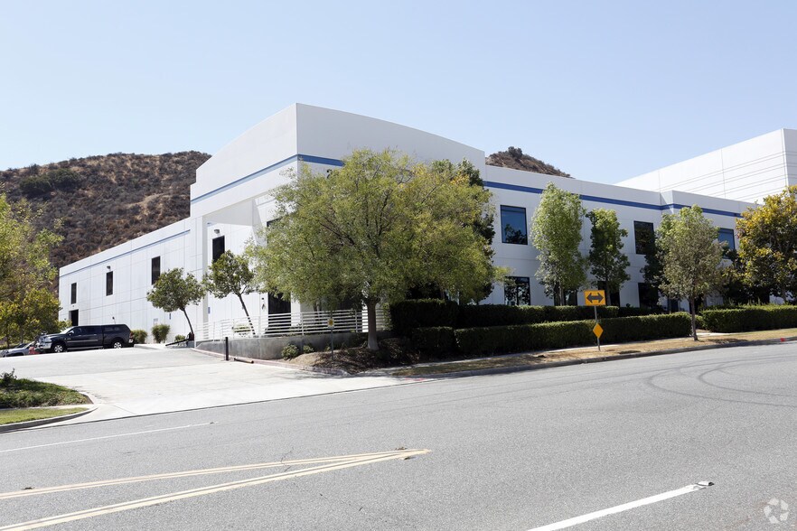 Primary Photo Of 28606 W Livingston Ave, Valencia Warehouse For Lease
