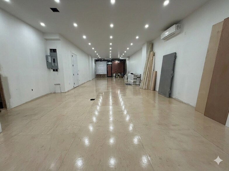 More Photos Of 208 Irving Ave, Brooklyn Apartments For Lease