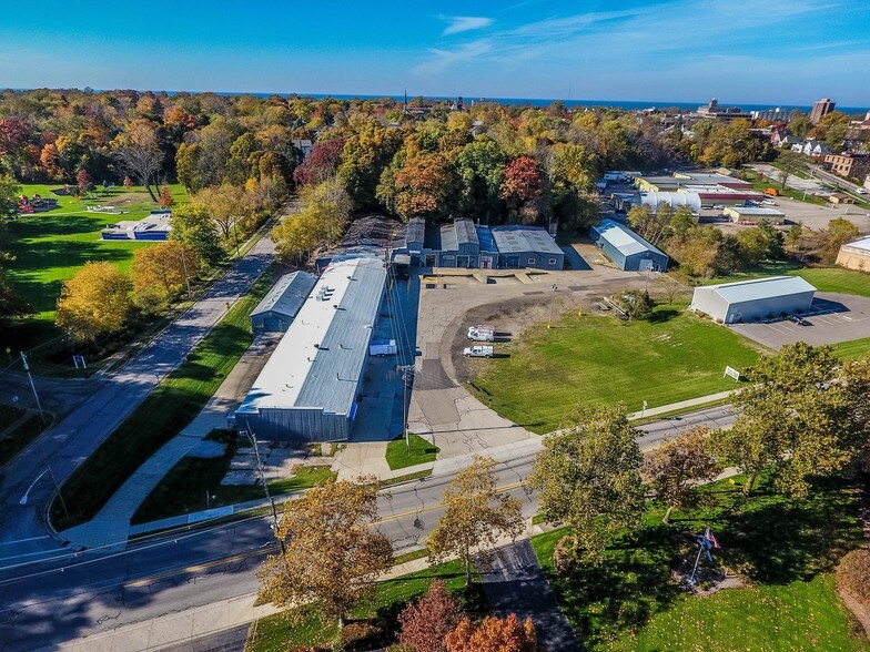 More Photos Of 622 Langley Ave, Saint Joseph Warehouse For Lease