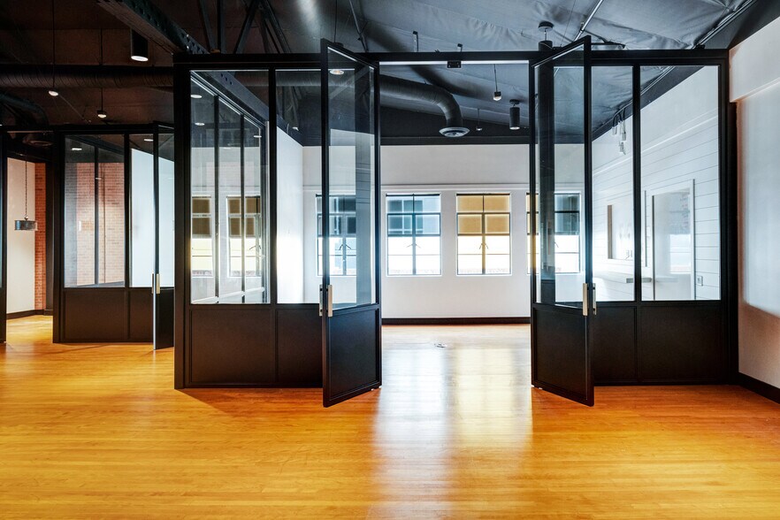 More Photos Of 200-208 N Broadway, Santa Ana Storefront Retail Office For Lease