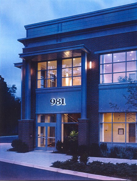 More Photos Of 981 Worcester St, Wellesley Office For Lease