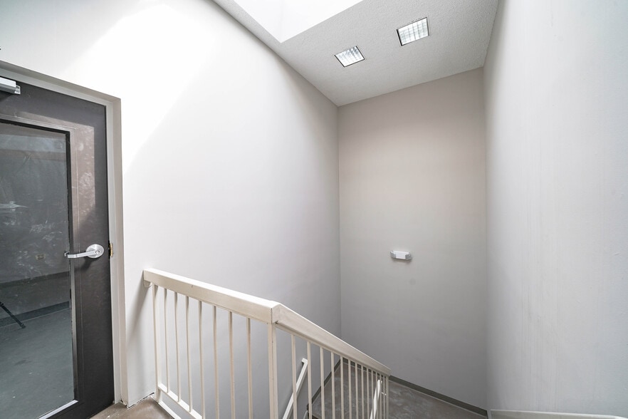 More Photos Of 8023 Malcolm Rd, Clinton Medical For Lease