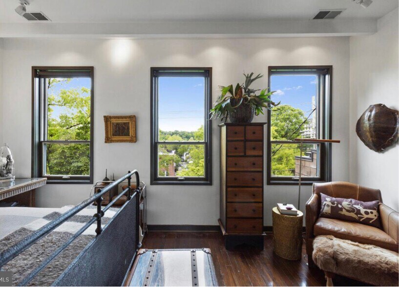 More Photos Of 5169 Macarthur Blvd NW, Washington Office Residential For Lease