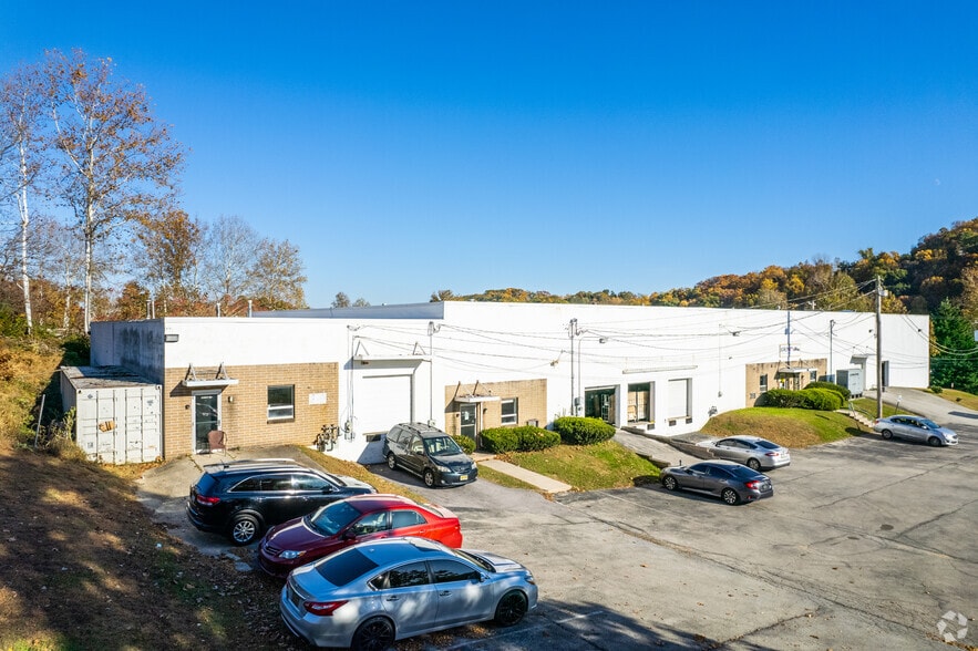 More Photos Of 9 Portland Rd, West Conshohocken Warehouse For Lease