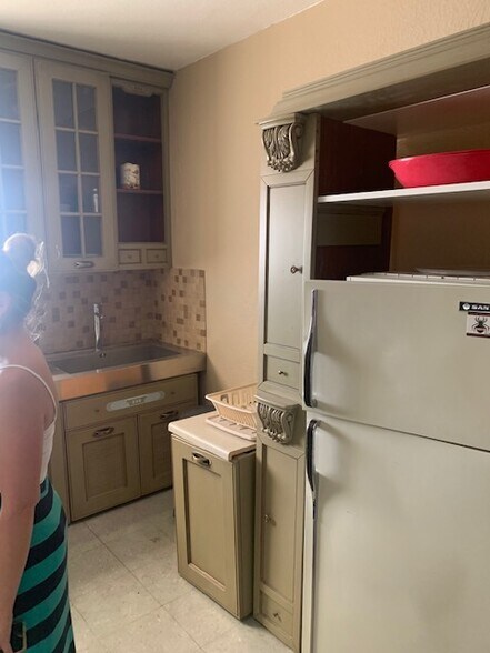 More Photos Of 2001 Magoffin Ave, El Paso Storefront Retail Residential For Lease