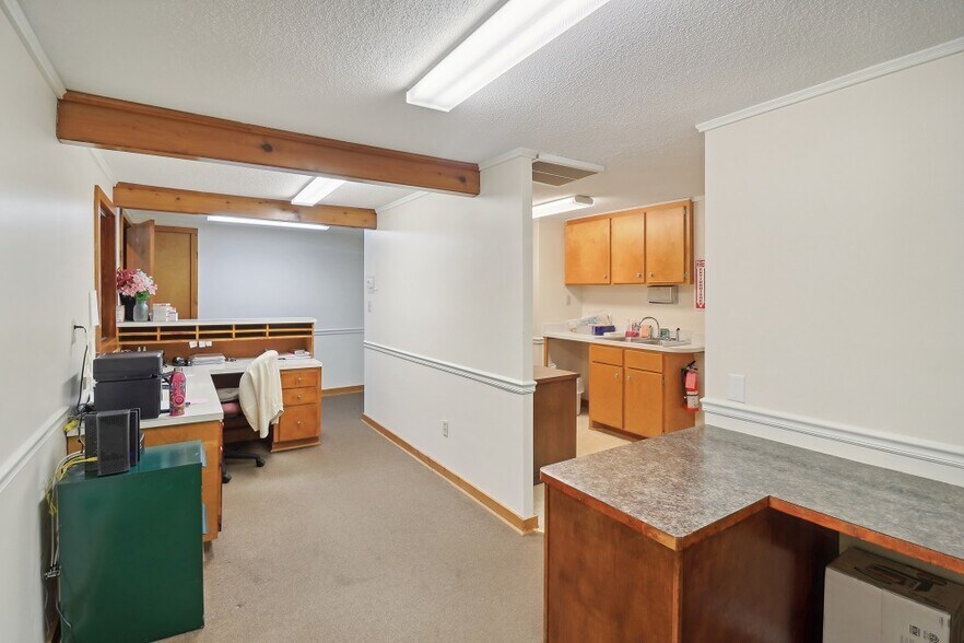 More Photos Of 1007 Carthage St, Sanford Medical For Lease