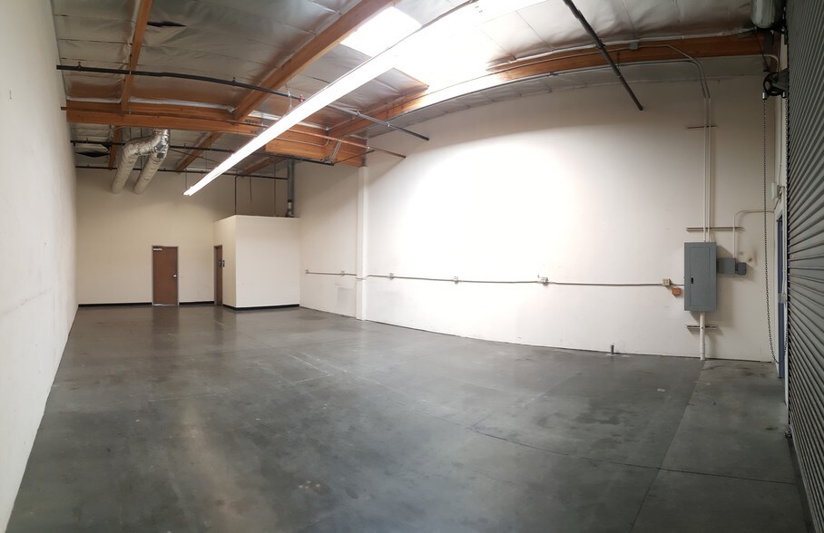 More Photos Of 6421 Central Ave, Riverside Warehouse For Lease