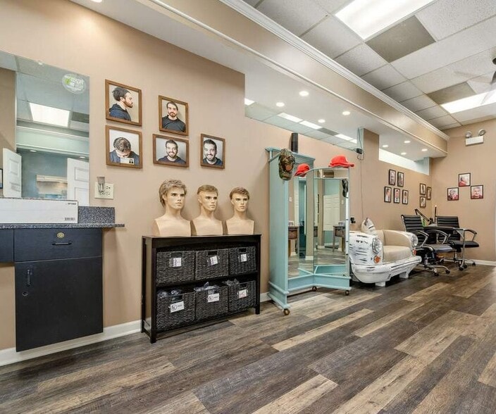 More Photos Of 7665-7667 N Milwaukee Ave, Niles Freestanding For Sale