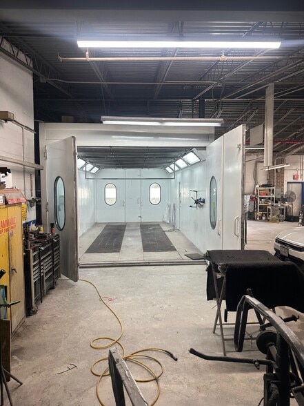 More Photos Of 111 Jewett Ave, Staten Island Industrial For Lease