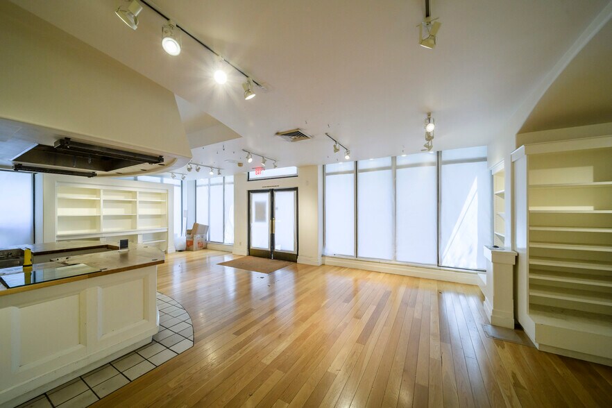 More Photos Of 2000-2020 Chestnut St, San Francisco Storefront Retail Residential For Lease