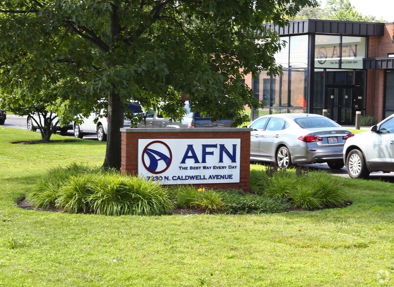 More Photos Of 7230 N Caldwell Ave, Niles Flex For Lease