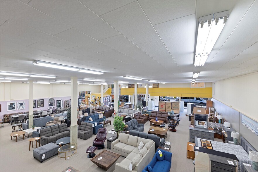 More Photos Of 301 Main Ave, Tillamook General Retail For Sale