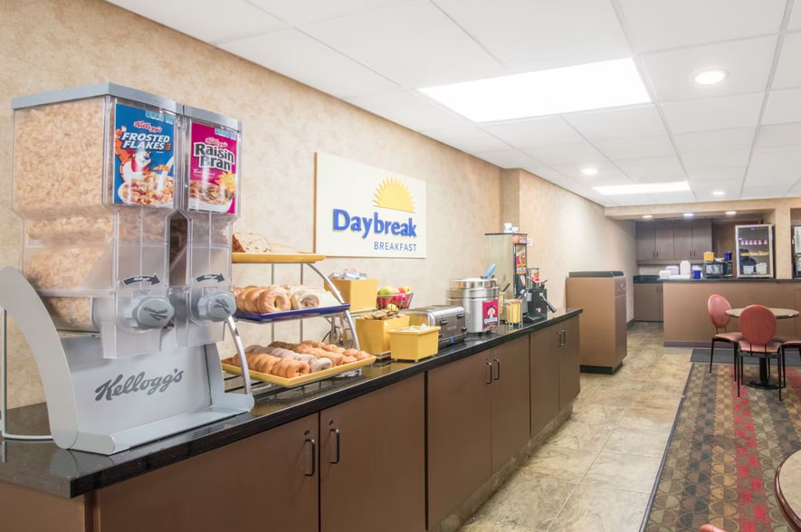 More Photos Of 2211 London Rd, Duluth Hotel For Sale