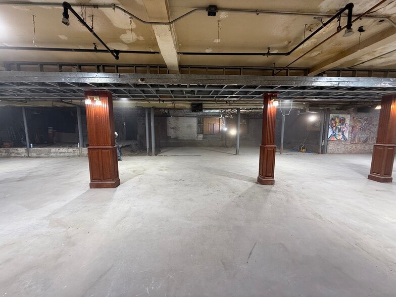 More Photos Of 345A Washington St, Brighton Storefront Retail Office For Lease