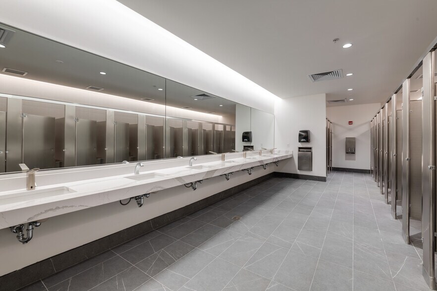 More Photos Of 455 Duke Dr, Franklin Office For Lease