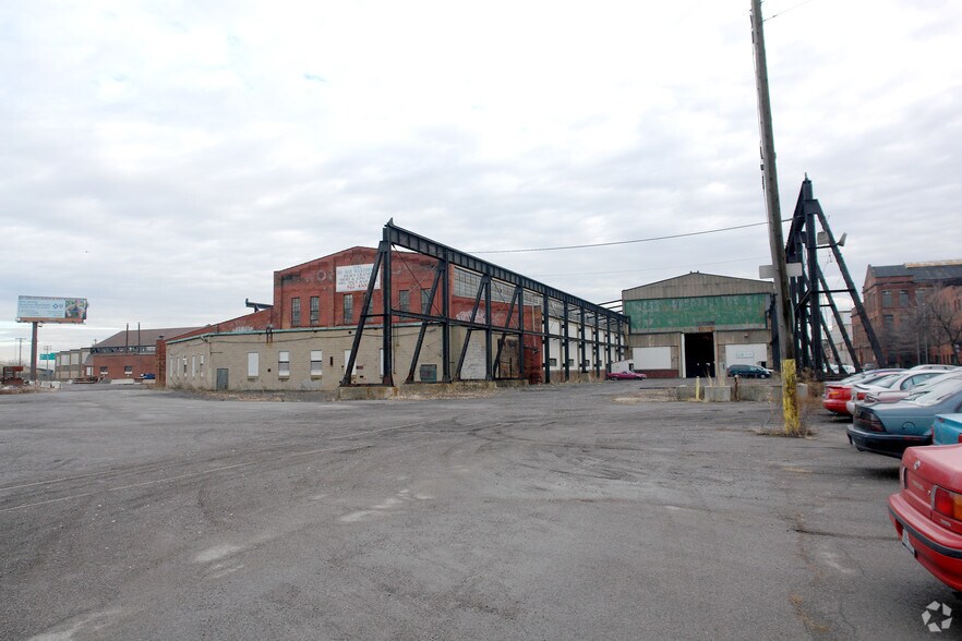More Photos Of 25 Roberts Ave, Buffalo Manufacturing For Lease