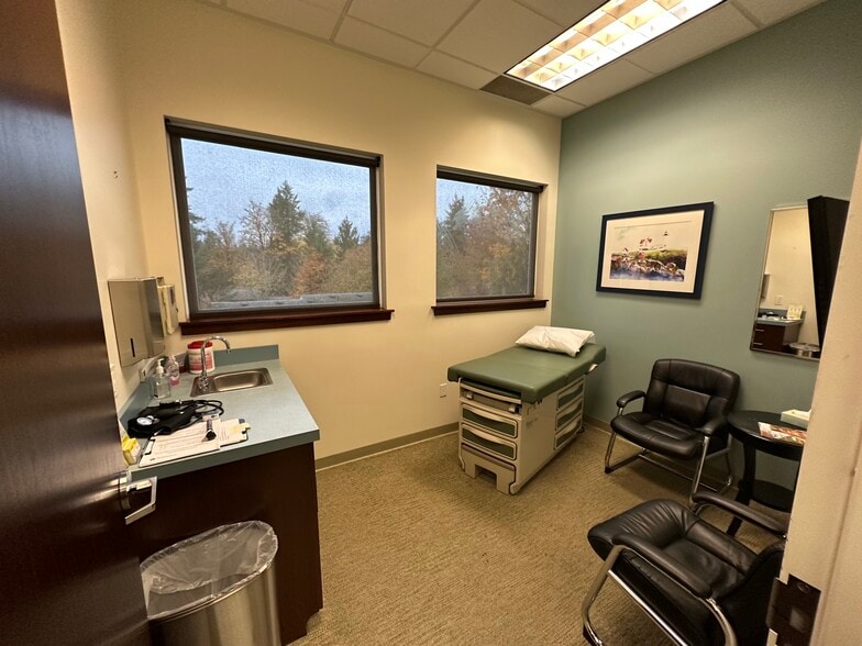More Photos Of 463 Tremont St W, Port Orchard Medical For Lease