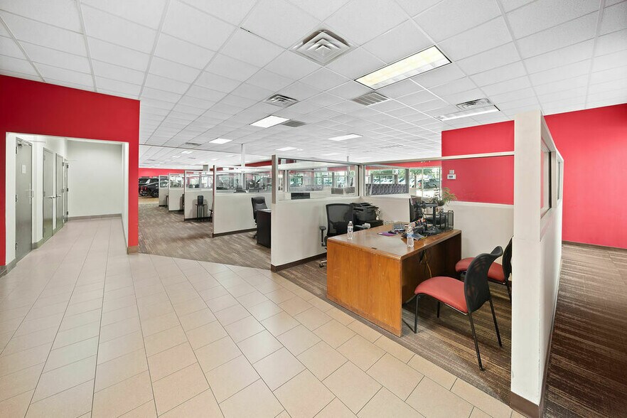 More Photos Of 4818 Troup Hwy, Tyler Auto Dealership For Sale