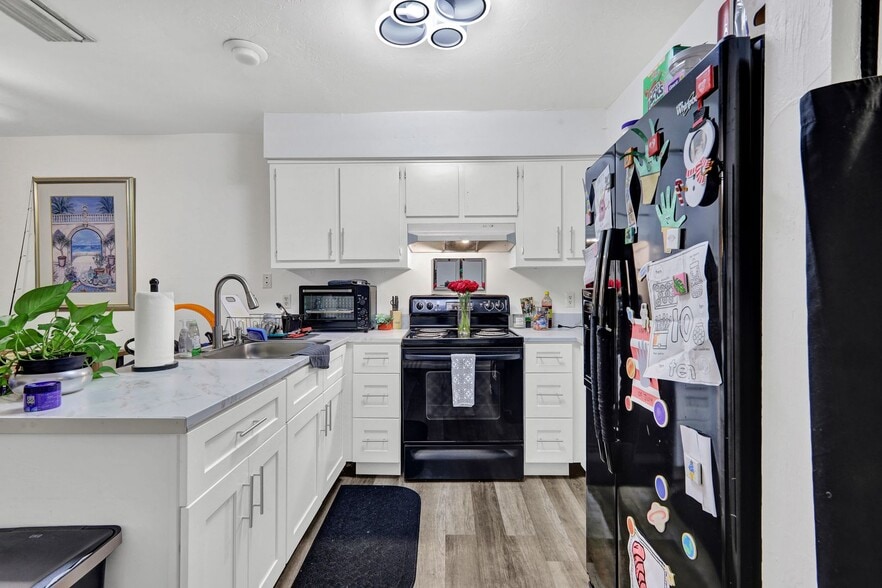 More Photos Of 225 Cape Coral Pky E, Cape Coral Apartments For Sale