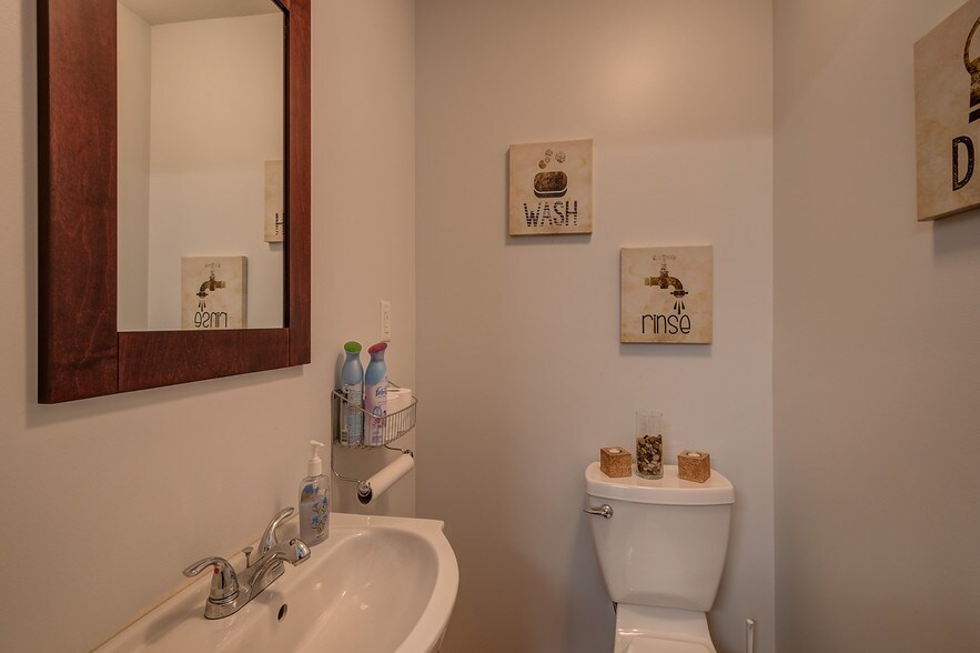 More Photos Of 4902 W Genesee St, Camillus Office For Sale