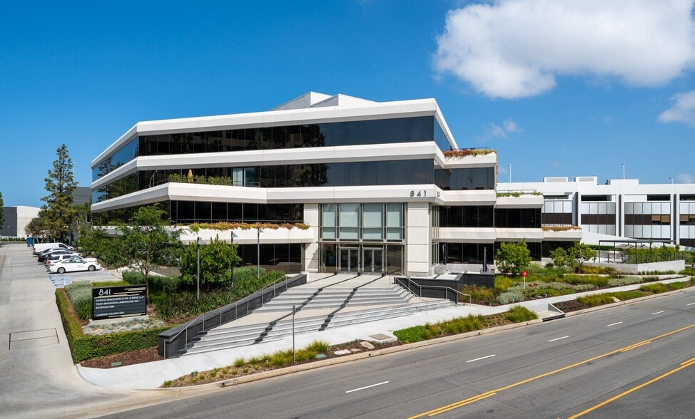 More Photos Of 841 Apollo St, El Segundo Office For Lease