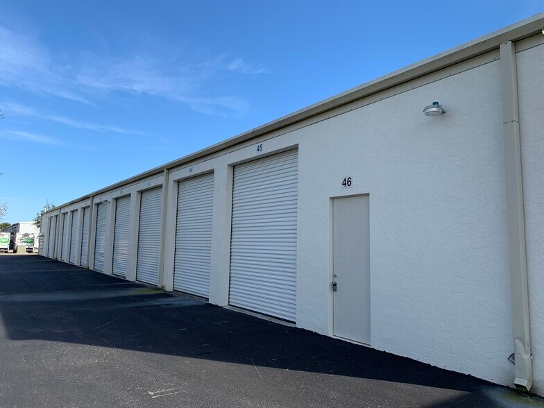 More Photos Of 122 Corporation Way, Venice Warehouse For Lease