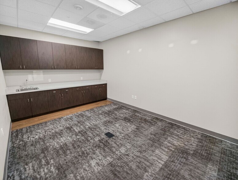 More Photos Of 1081 Long Beach Blvd, Long Beach Apartments For Lease