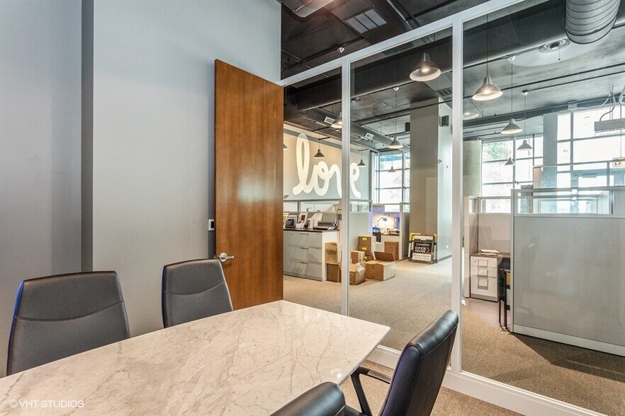 More Photos Of 301-325 W Ohio St, Chicago Apartments For Lease