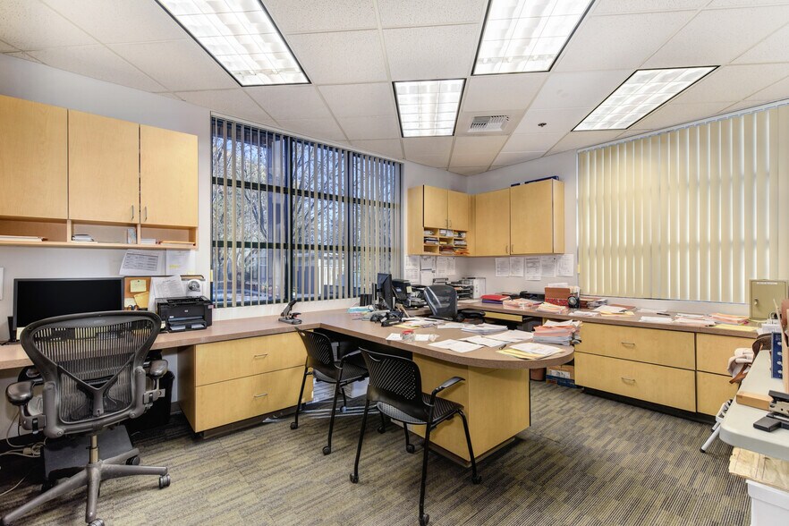 More Photos Of 2940 Spafford St, Davis Office For Lease