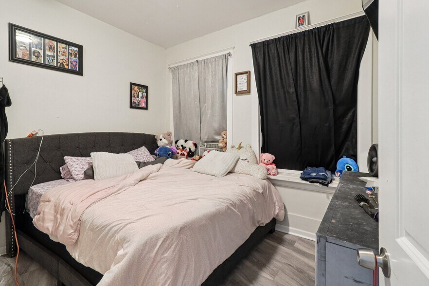 More Photos Of 417-421 Lake St, Maywood Storefront Retail Residential For Sale