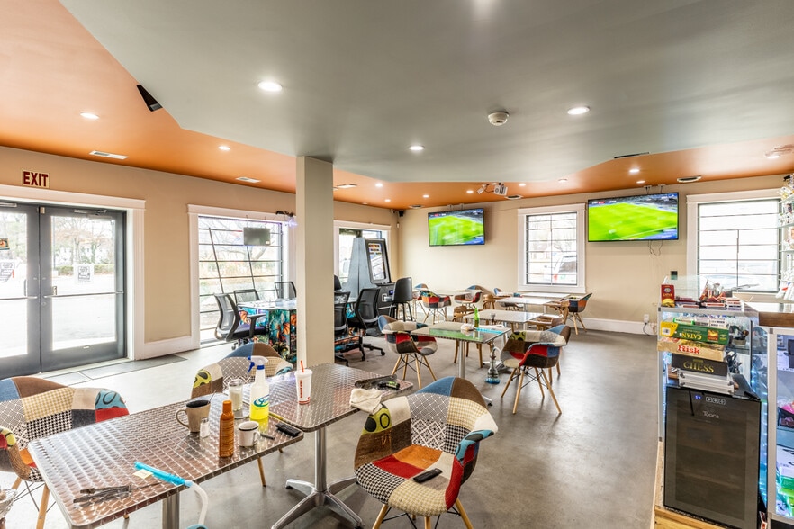 More Photos Of 490 Westfield Rd, Charlottesville Storefront Retail Office For Sale