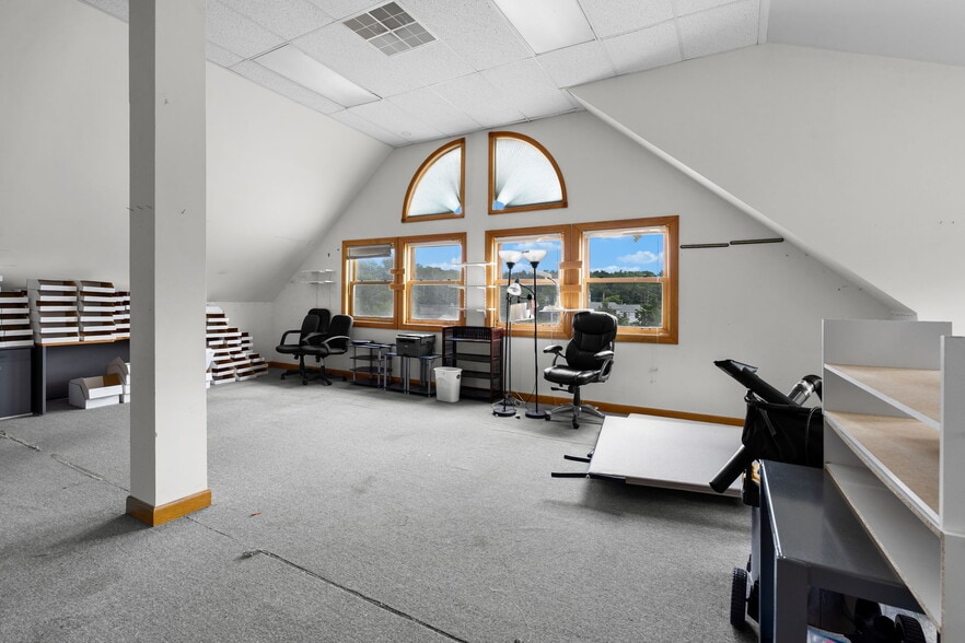 More Photos Of 102 Bridge Rd, Salisbury Office For Lease